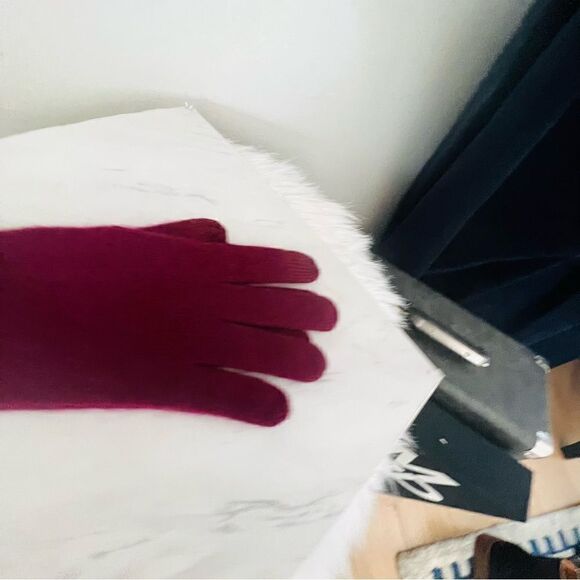 NORDSTROM Cashmere Tech Compatible Gloves, 100% Cashmere, Burgundy Luxury, NWT‎ - Picture 9 of 11
